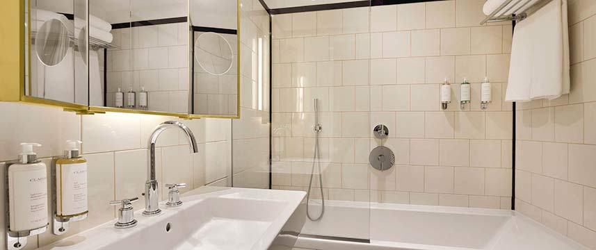 Hotel L` Echiquier Opera Paris Bathroom